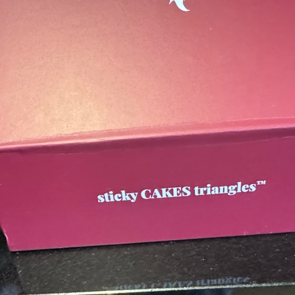 Sticky Cakes triangles Body Bra Inserts with Pink Pouch - Picture 2 of 4